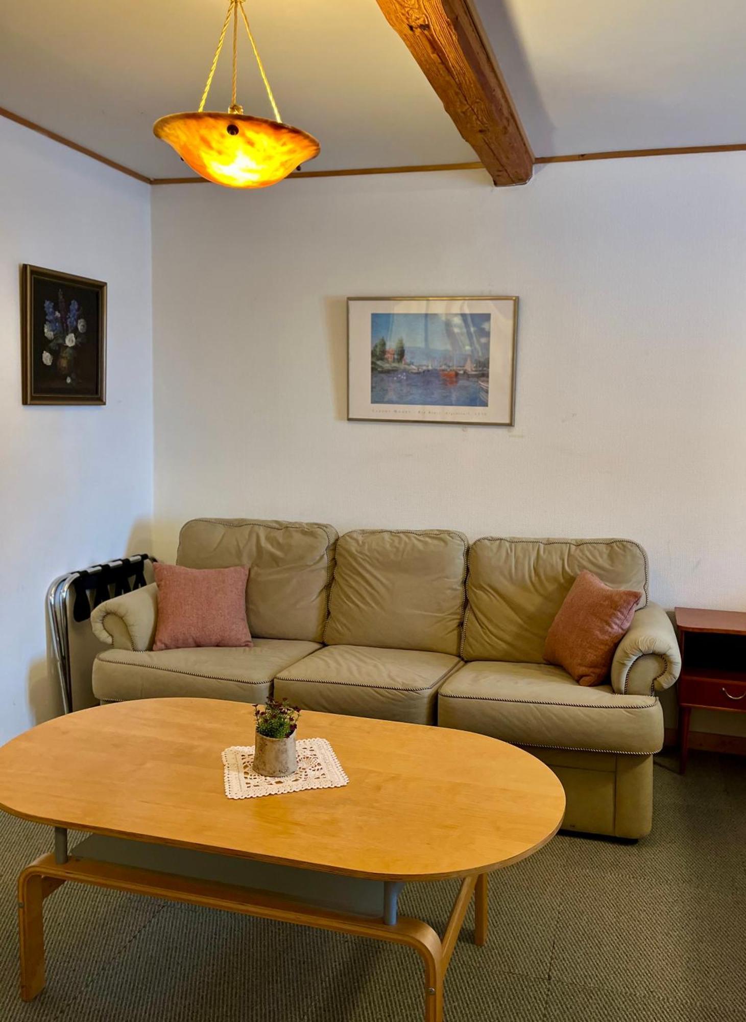 B&B Stroeprodukter Eslöv Buitenkant foto